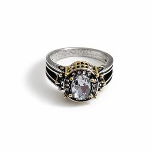 Elegant Silver Tone Fashion Ring